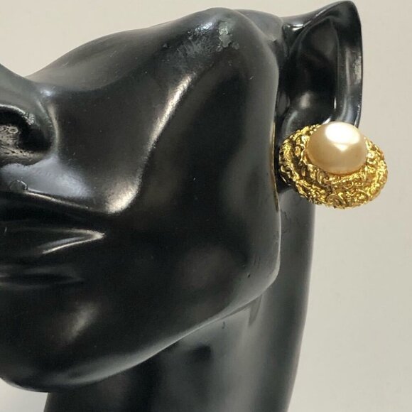 CHANEL Pearl Round Vintage Clip-On Earrings Gold Tone 93A Auth w/Box #2693 - Picture 8 of 8